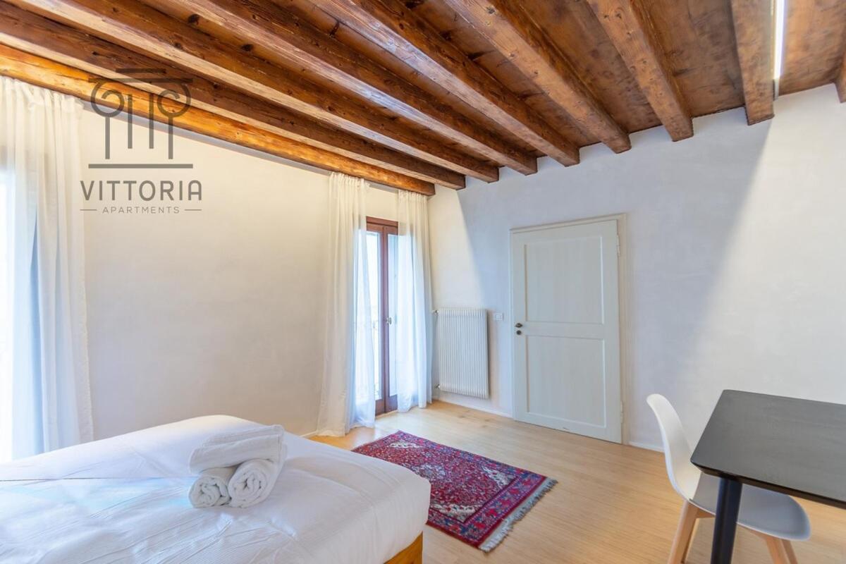 Vittoria Fogazzaro * Vicenza
